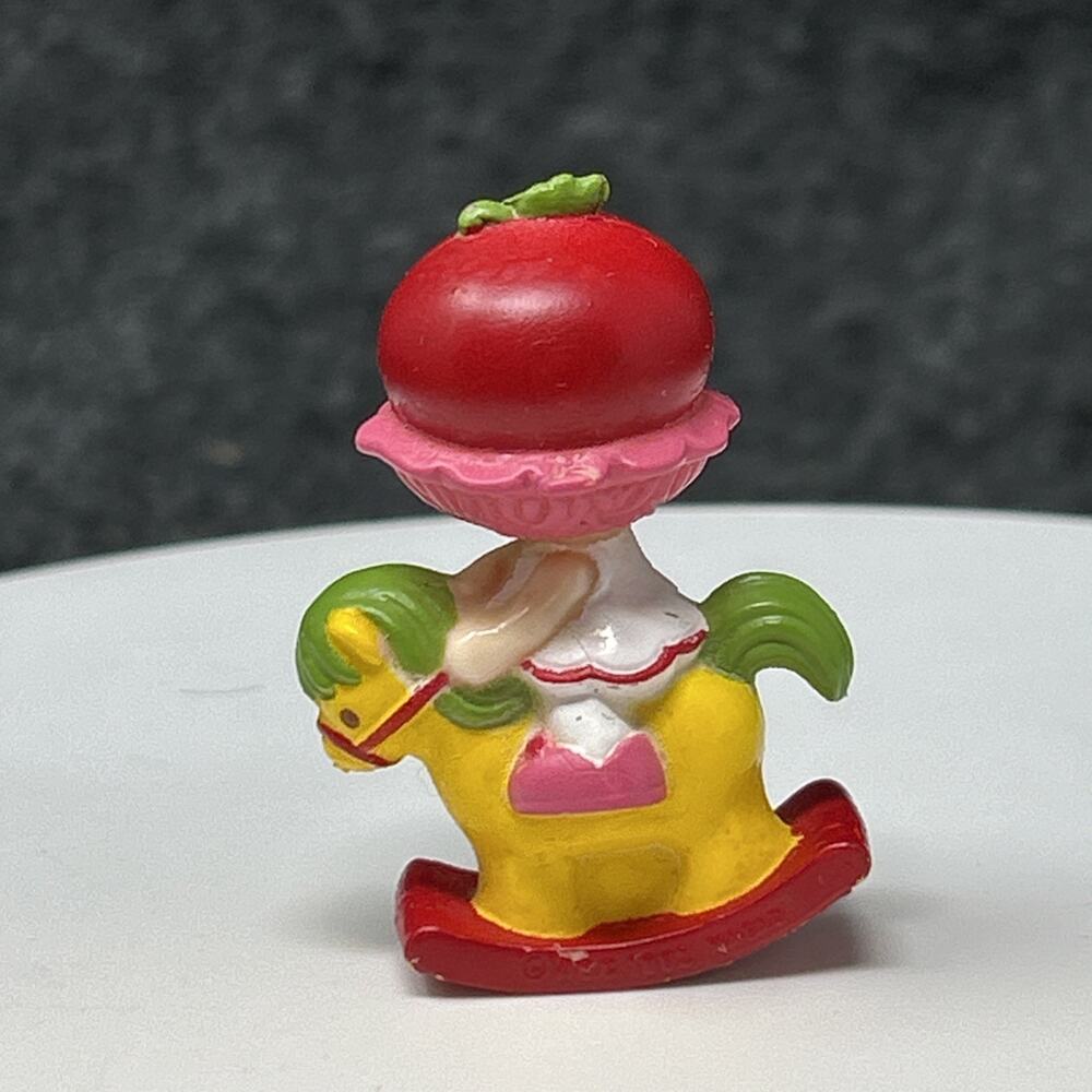 Vintage 1982 Strawberry Shortcake Jelly Bear Figure Kenner PVC Toy Butter Cookie - Picture 3 of 5